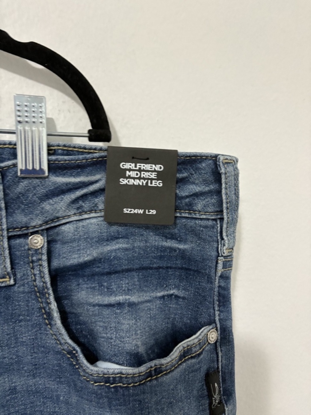 NWT Silver Jeans Co Girlfriend Mid Rise Skinny Leg Womens Size 24W x 29 Inseam - Picture 3 of 8